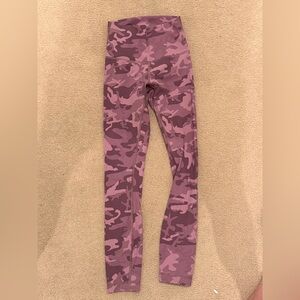 RARE!!! Size 2 Lululemon Align Legging 25”, pink camo pattern